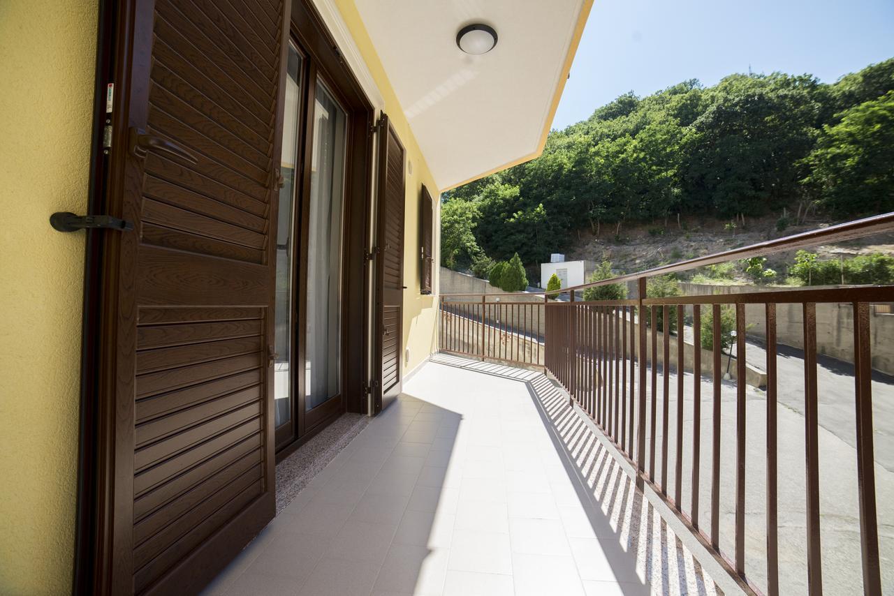 Sikania Casa Diamond Месина Екстериор снимка