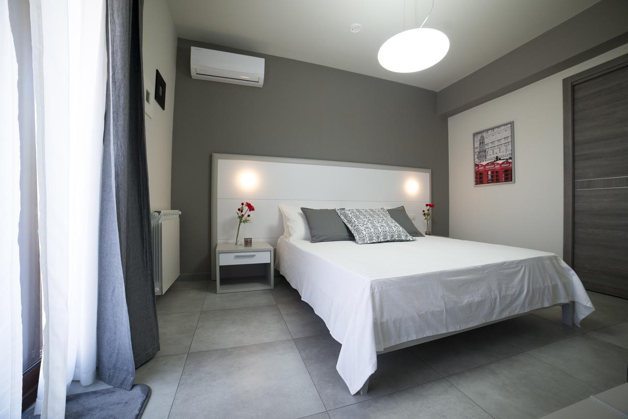 Sikania Casa Diamond Месина Екстериор снимка