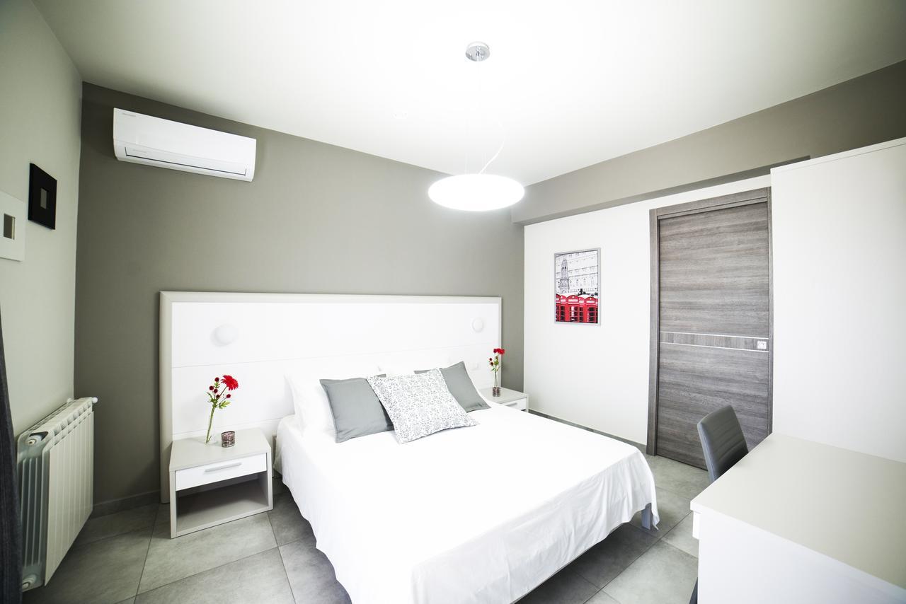 Sikania Casa Diamond Месина Екстериор снимка